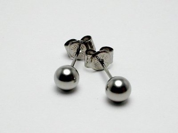 画像1: チタンピアス　球φ5.0　チタンプラチナ (1)