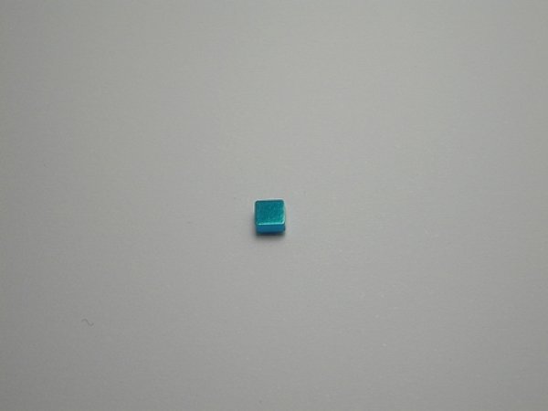 画像1: チタンピアス　キューブ大　ライトブルー (1)