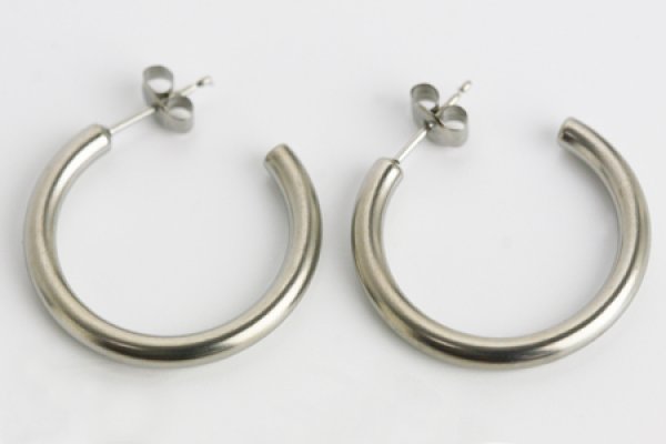 画像1: チタンピアス　Gリング３×２５　チタンプラチナ (1)