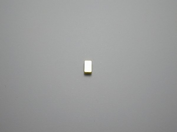 画像1: チタンピアス　長方形　チタンゴールド (1)