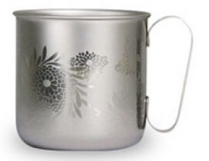 画像1: 純チタンデザインマグカップ　菊（チタンシルバー）